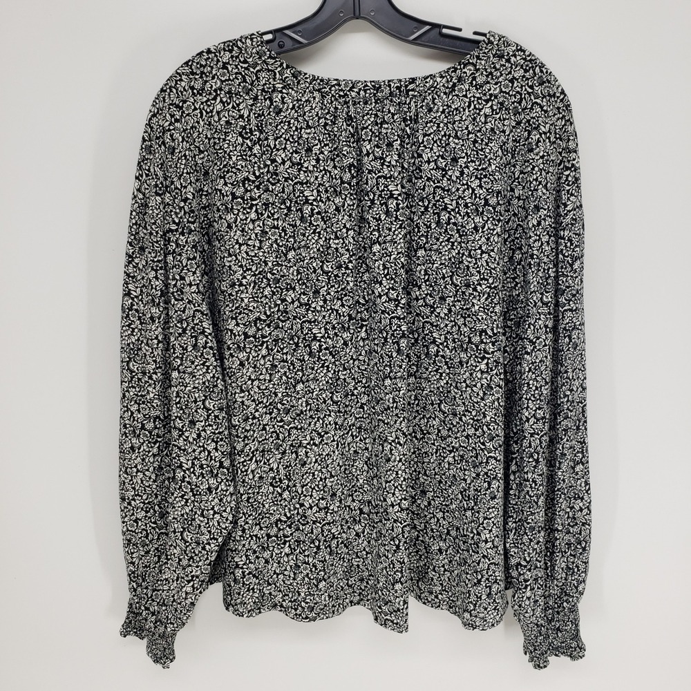 a.n.a Floral Blouse Top Womens Sz 0X Black Cream Smocked Long Sleeve V Neck‎ NEW - Picture 2 of 9